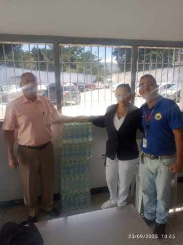 Donación por parte de Agua Mineral El Portachuelo para nuestra Caminata